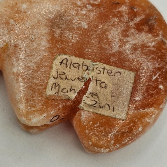 Zuni Carved Alabaster Bear Figure - Picture 6 of 8